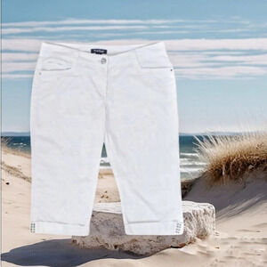 White House Black Market Cropped Capris or Bermuda White